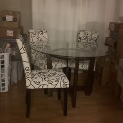 Dinning Room Table & 4 Chairs - Glass Table Top 45”