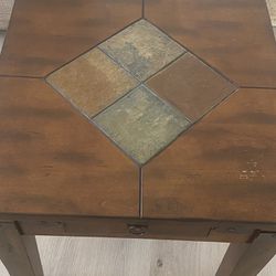 Beautiful End Table With Inlay 