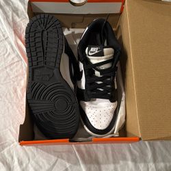 Nike Dunk Low Women’s Size 7.5- Used Good Conditions 