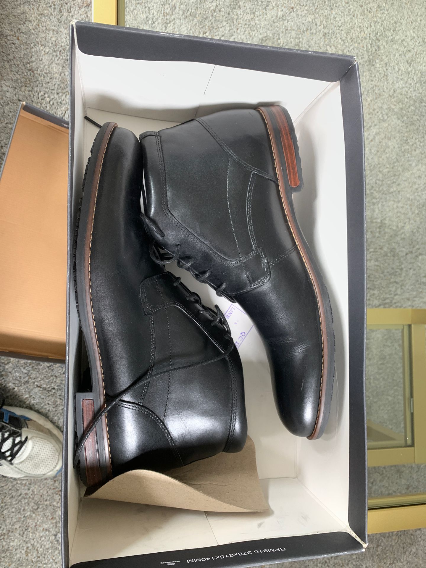 Rockport Dustyn Chukka Black Boots / Shoes size 11.5