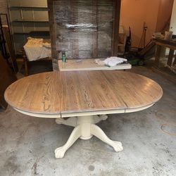 Oak Round Table