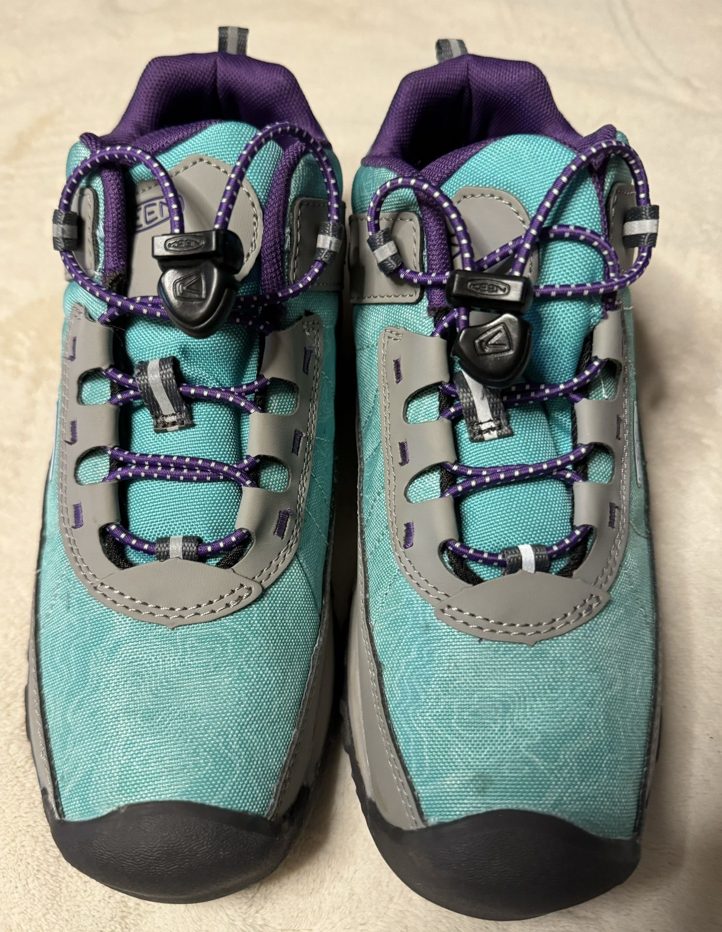 Keen Youth Hiking Shoes Size 4