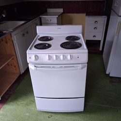24' Hotpoint Range (Stove /Oven) - Can Deliver 