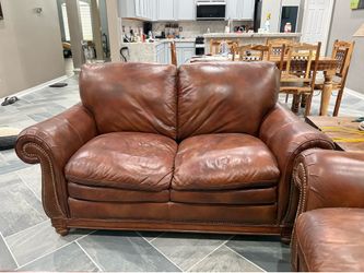 FlexSteel Tobacco and cognac leather loveseat