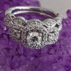 Stunning Wedding Ring Set