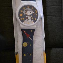 Peanuts Snoopy Wall Clock