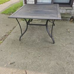 Outdoor Table and 6 Chairs