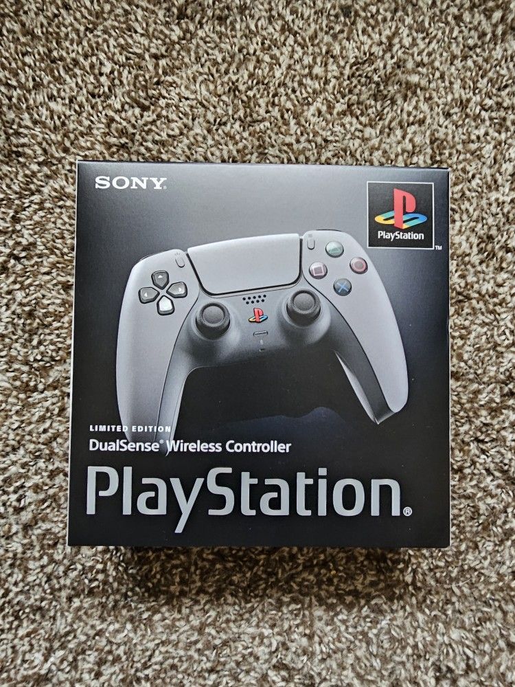 30th Anniversary PS5 Controller
