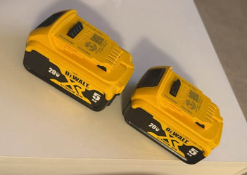 2 pcs DEWALT 20V MAX XR 5Ah Lithium Ion Batteries