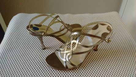 Max studio leather heels size 7