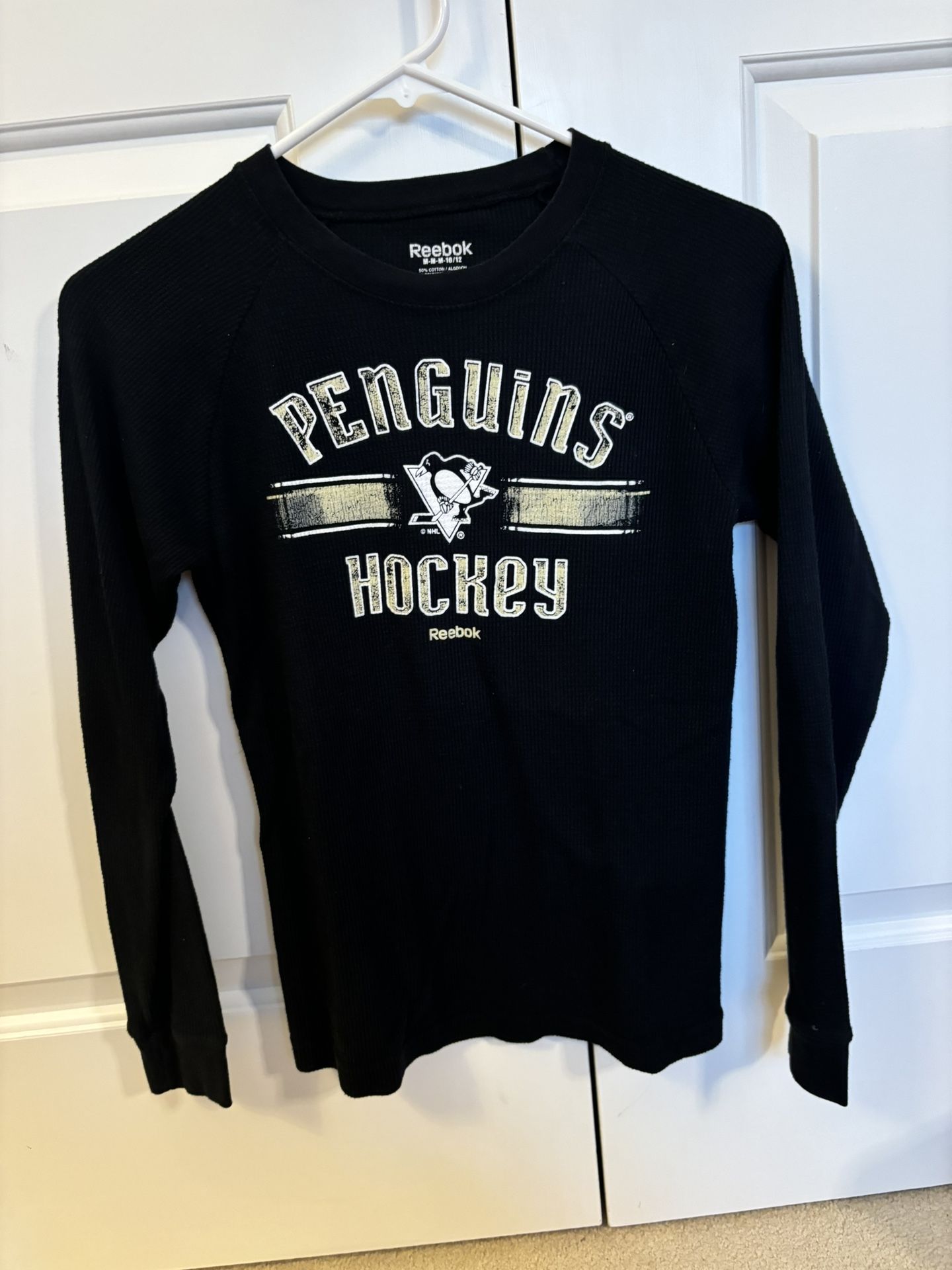 NHL Pittsburgh Penguins Long Sleeve T-Shirt Size Medium 10/12