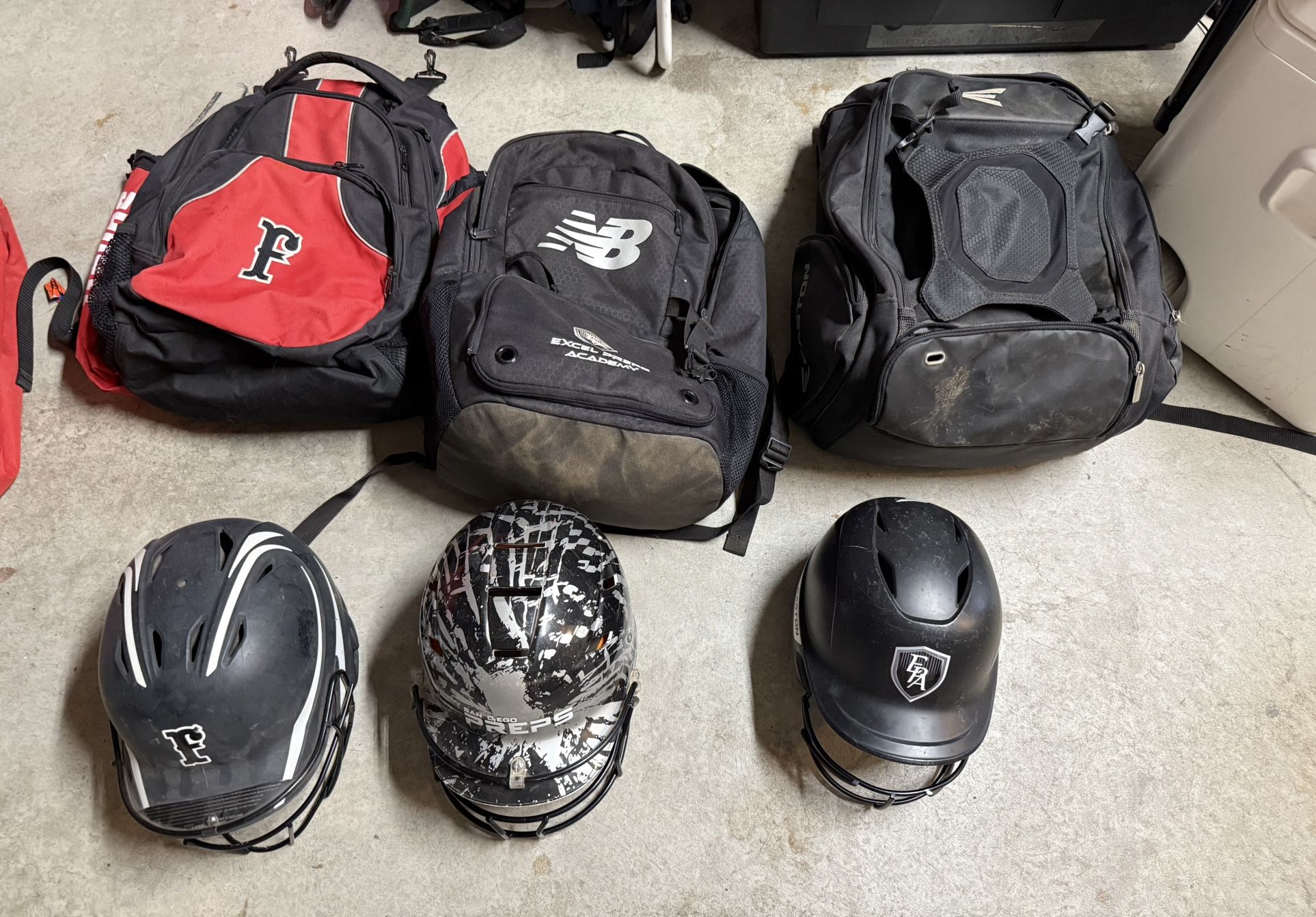 Good Used Condition Softball Bag Backpack Helmet Cleats Compartment New Balance Easton Schutt Firecrackers/EPA Excel Preps Academy Travel Ball