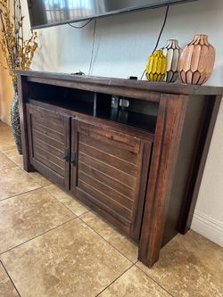Living room tv monitor stand - $100