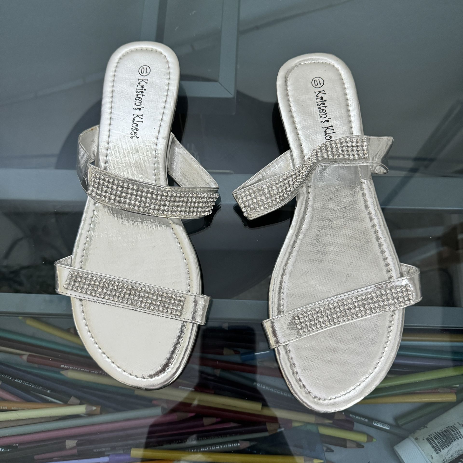 Shoes - Women’s Shoes - Sandals - Size 10