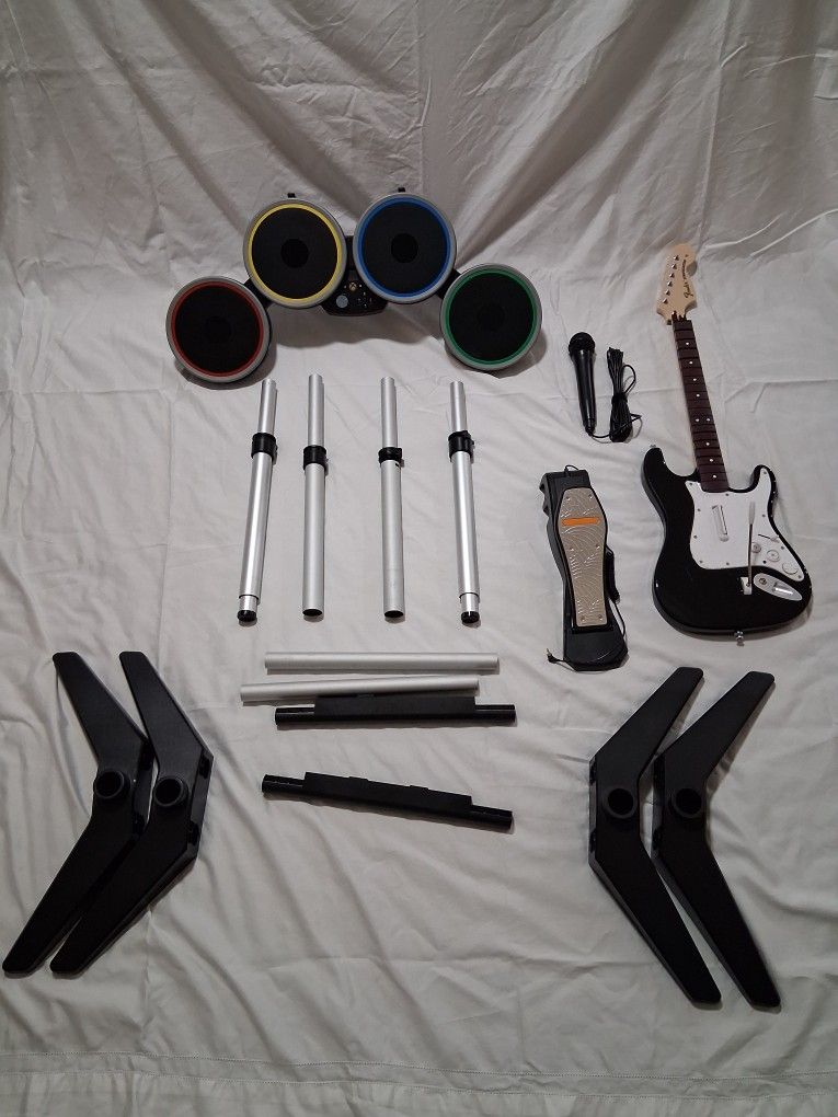 Rock Band 4 Bundle Xbox One - Game, Drums, Guitar, Mic, Pedal - ADULT OWNED