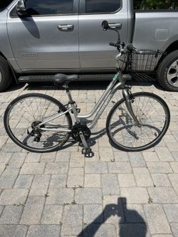 Women’s Trek Step Thru Aluminum Lightweight 21Speed Shock Post Seat