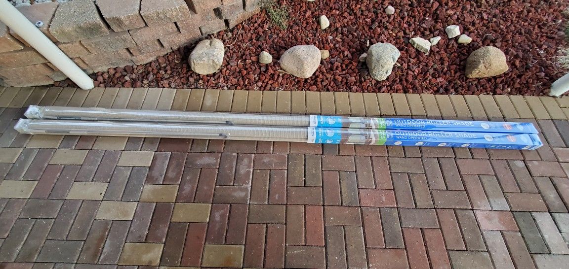 NIB 2 Cordless UV Blocking Fade Resistant Fabric Exterior Roller Shade 120 in. W x 72 in. L