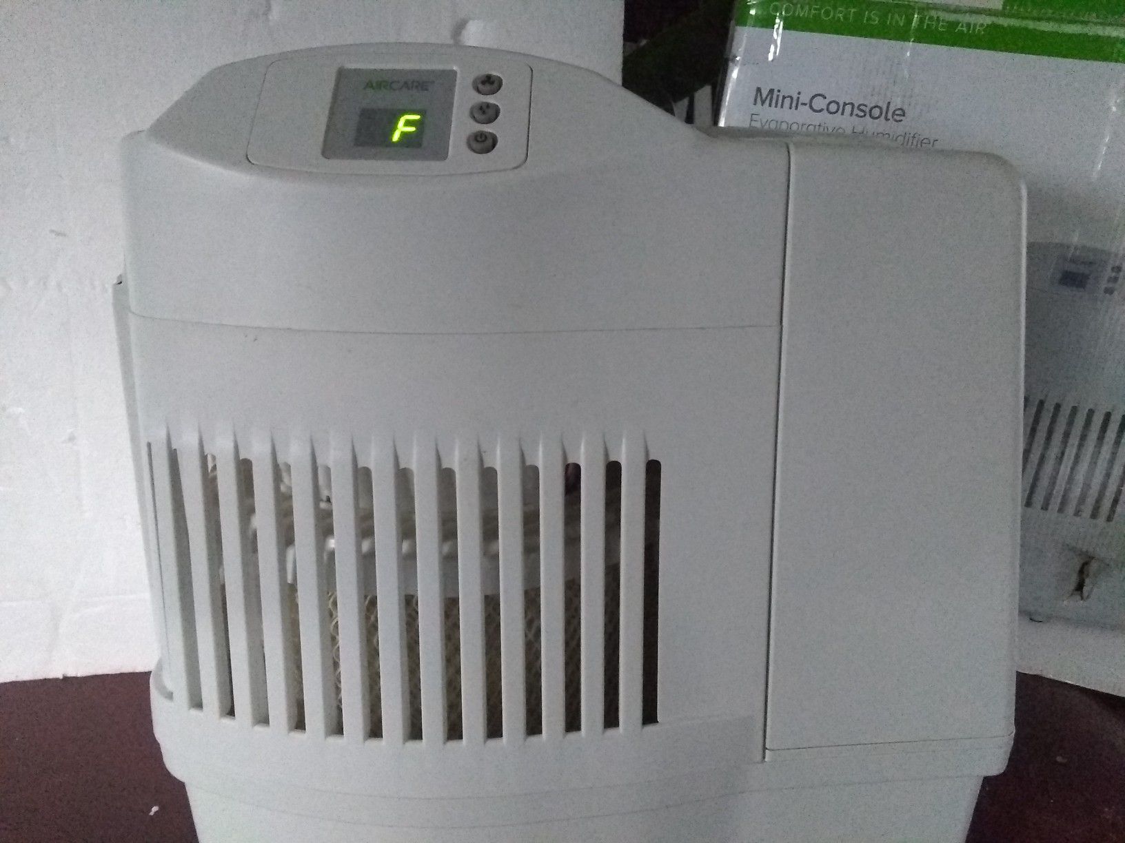 Evaporative humidifier