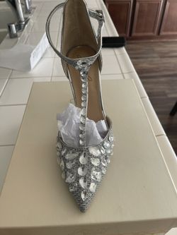 Jewel Badgley Mischka Pumps