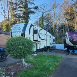 RV 2016 40+' Jayco North Point Fifth Wheel. Price Dropped