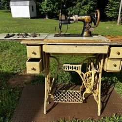 Antique H Series singer Sewing Machine Sphinx