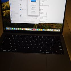 New 2023 MacBook Pro A2918 M3 14" Screen,8gb RAM, 1TB SSD,A Year Warranty for EXCELLENT Purchase