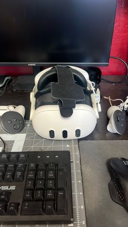 Quest 3 with battery pack and strap