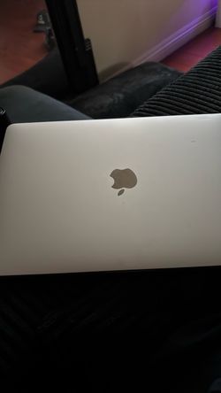 Mac book pro 13-inch 2020 two thunderbolt 3 ports