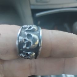 Skull Ring Size 10
