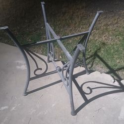 Table stand needs glass