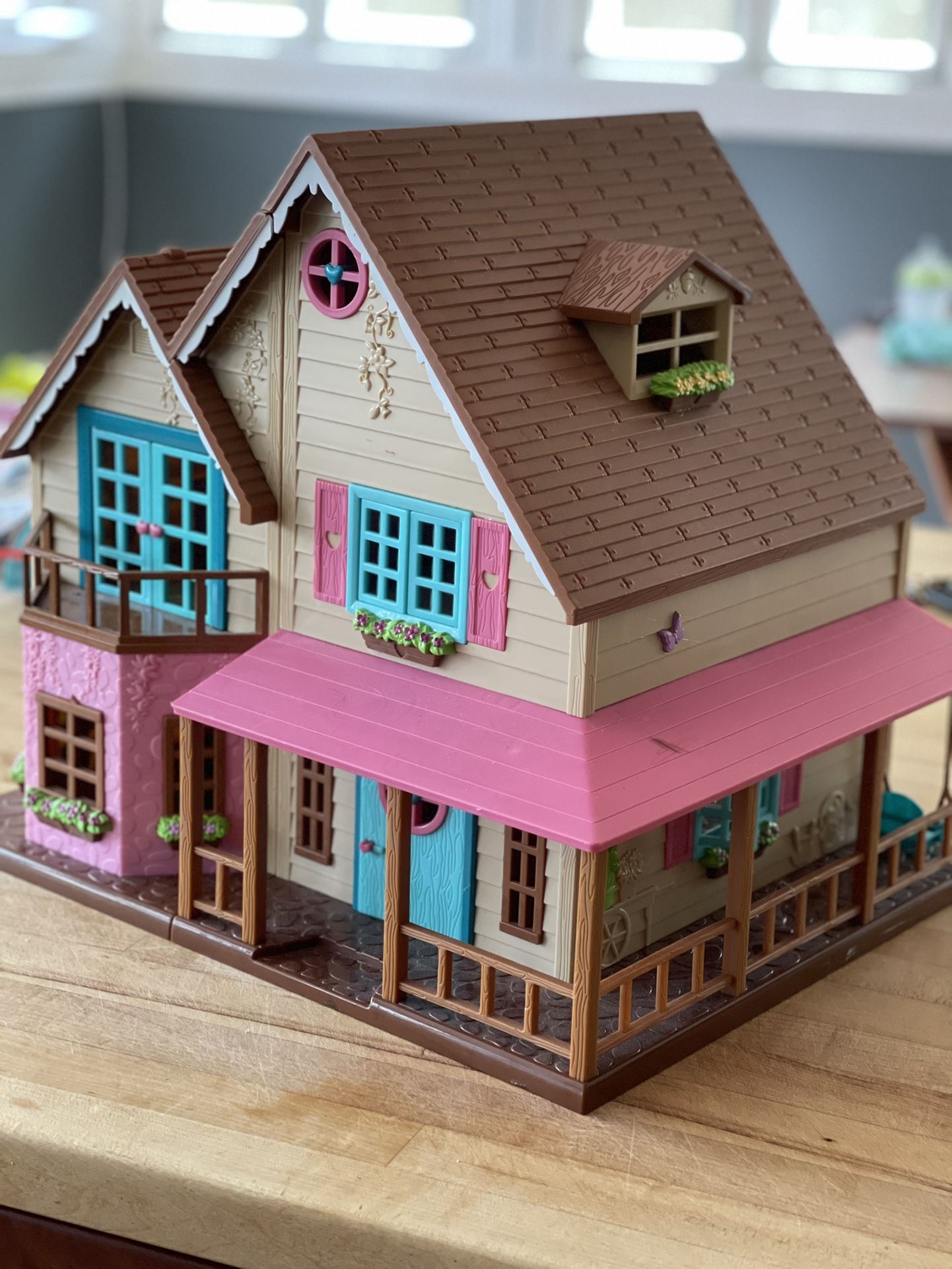 Calico critters / Lil Woodsies house, Furniture And Animals