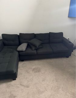 Black Sectional Sofa with Chaise