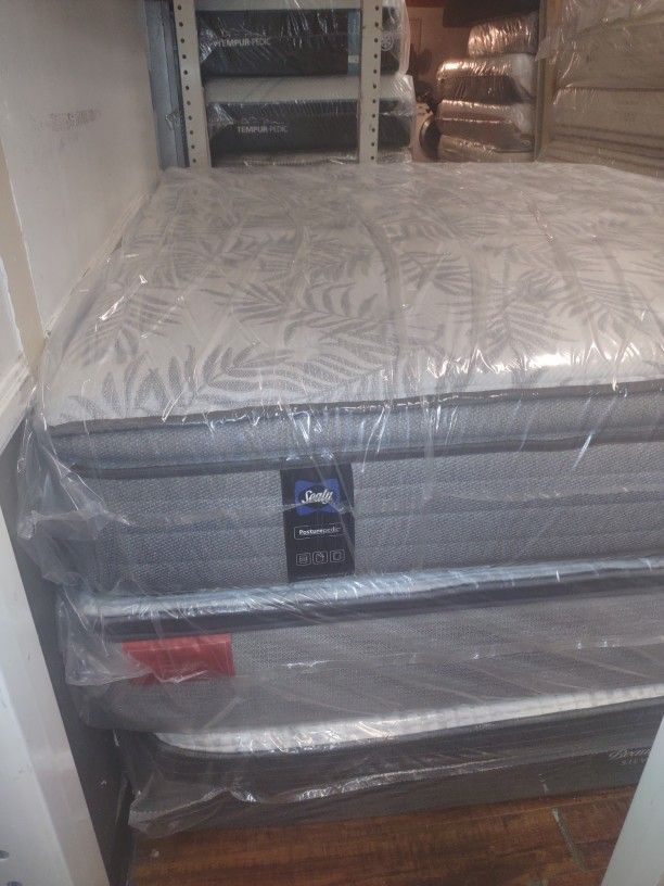💥💥💥 $499 California King Sealy Posturphedic Pillow Top Medium Soft Mattress $499 💥💥💥
