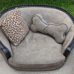 Dog Bed / Couch with Two Accent Pillows 