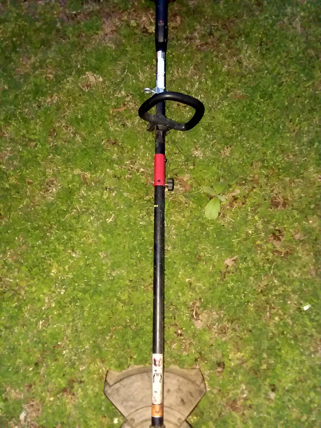 Like new Troy-Bilt TB20CS 2 stroke 31cc 17" straight shaft trimmer