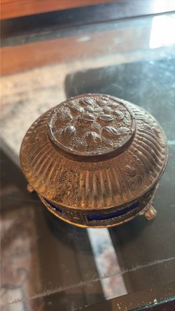 Trinket or jewelry box, silver plated