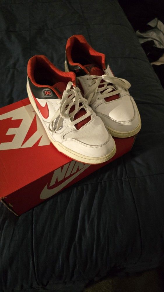 Nikes Size 11