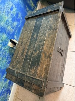 Antique Style Large Dark Wooden Storage Trunk  (w31"D18"H19")
