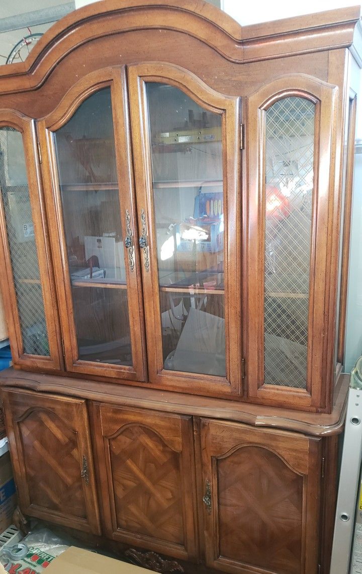 China cabinet solid wood