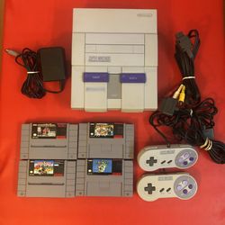 Super Nintendo Console (SNES) w/ 4 Games