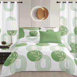 Brand new Lilanna Collection  8 Piece, Set King Size