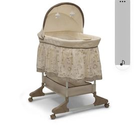 Delta Bedside Baby Bassinet 