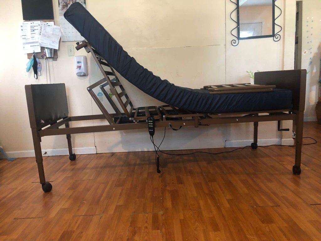 BRAND NEW DRIVE 1557 1HF MEDICAL ELECTRIC BED for Sale in La Porte, TX
