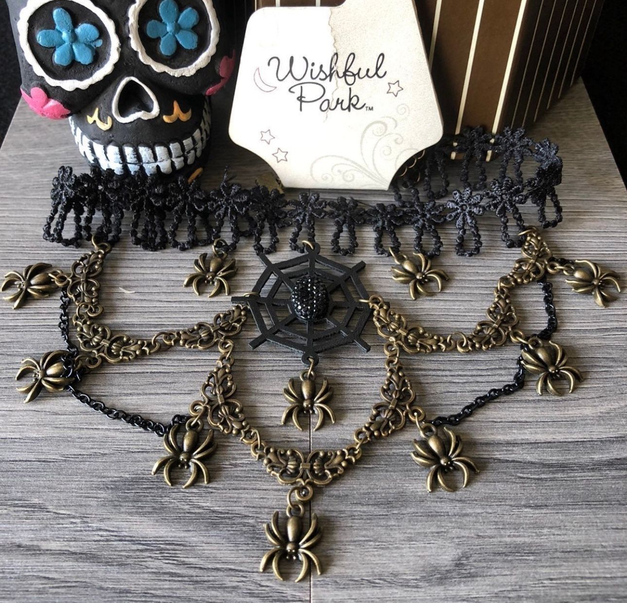 Statement Spider Choker