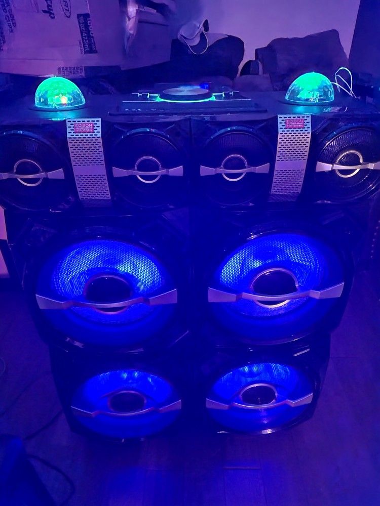 4000 watt party stereo with Bluetooth