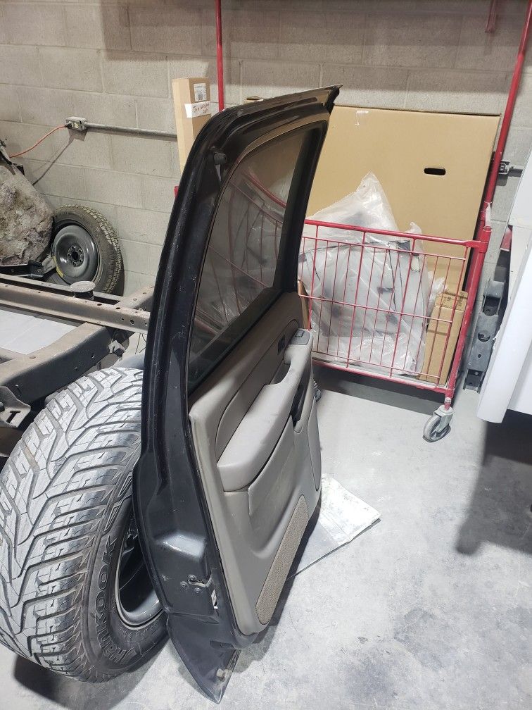 1(contact info removed) Saburban/ Sierra/Silverado Door
