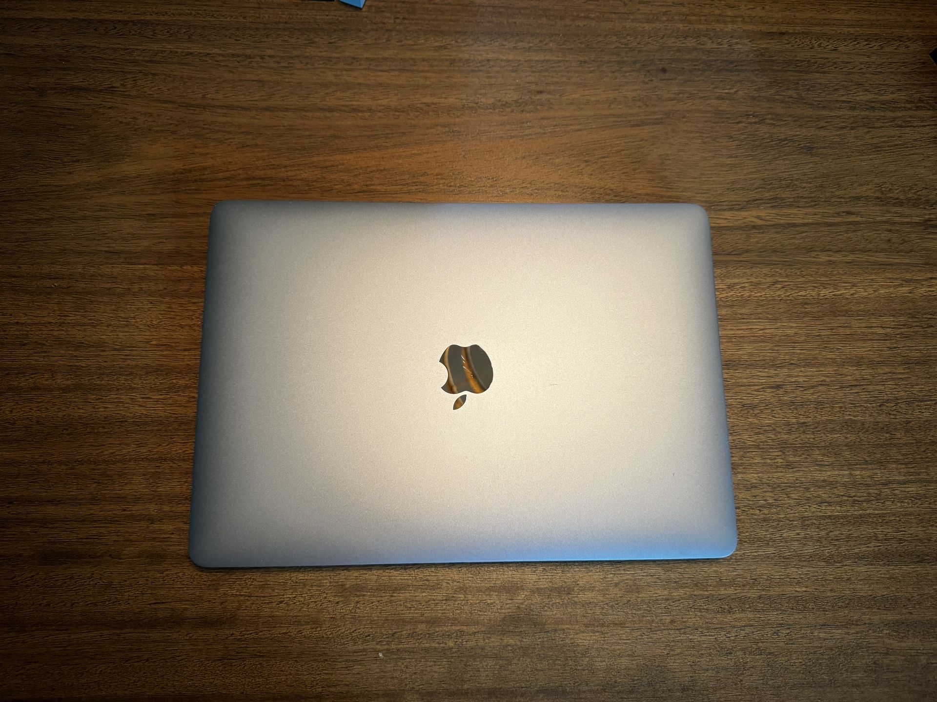 macbook pro 2020 used once 