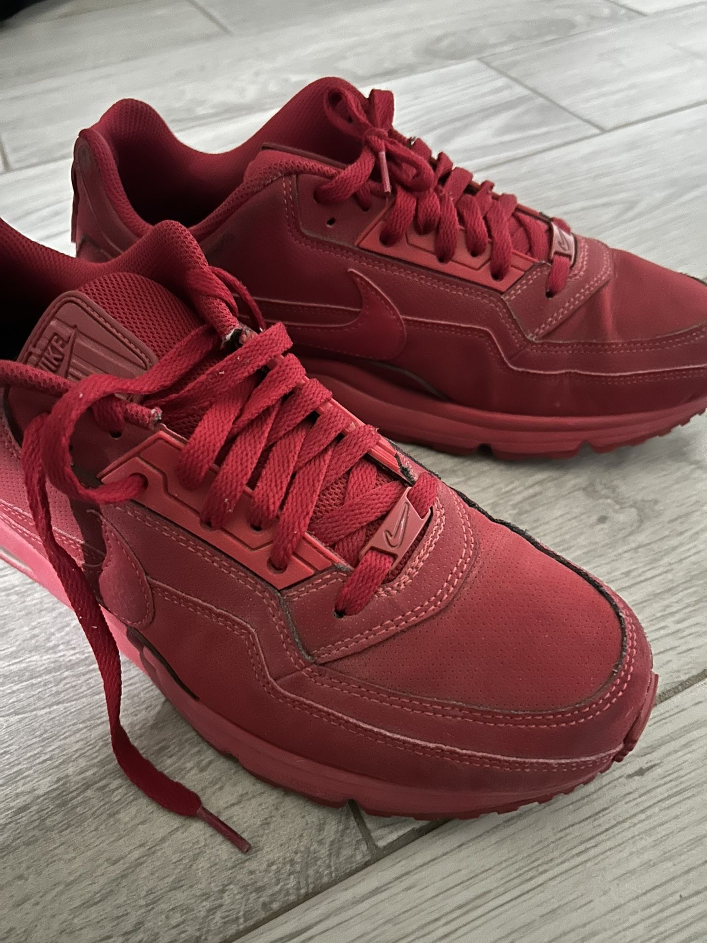 Size 9.5 Red Nike Shoes