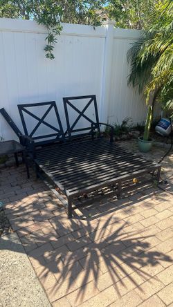 Double Outdoor Recliner