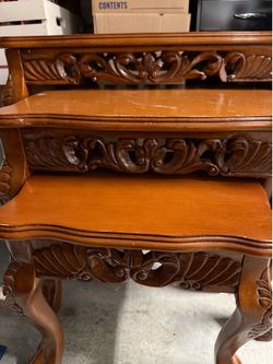 Nesting table